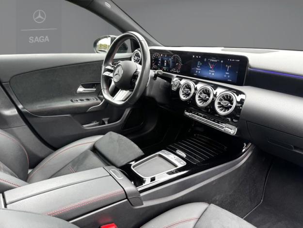 MERCEDES-BENZ A-Klasse A 250 e Berline AMG Line