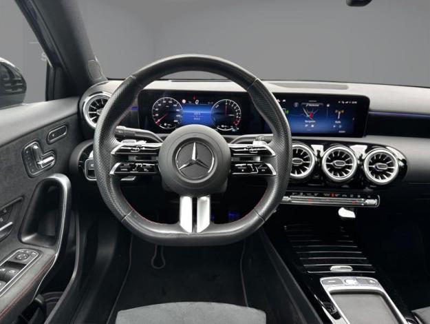 MERCEDES-BENZ A-Klasse A 250 e Berline AMG Line