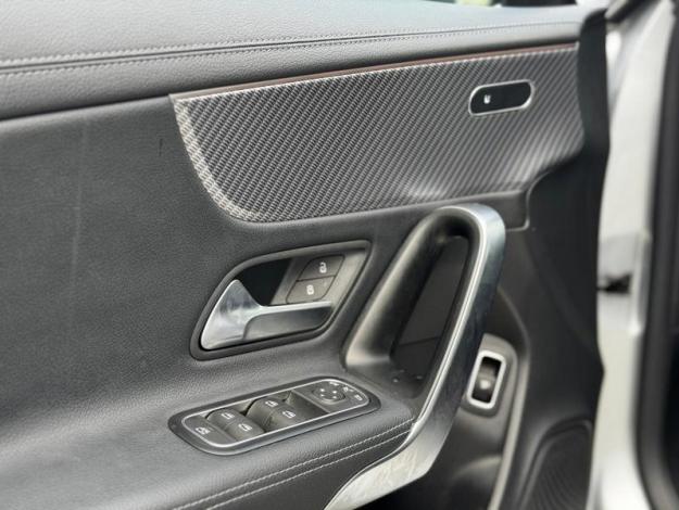MERCEDES-BENZ CLA CLA 180 d