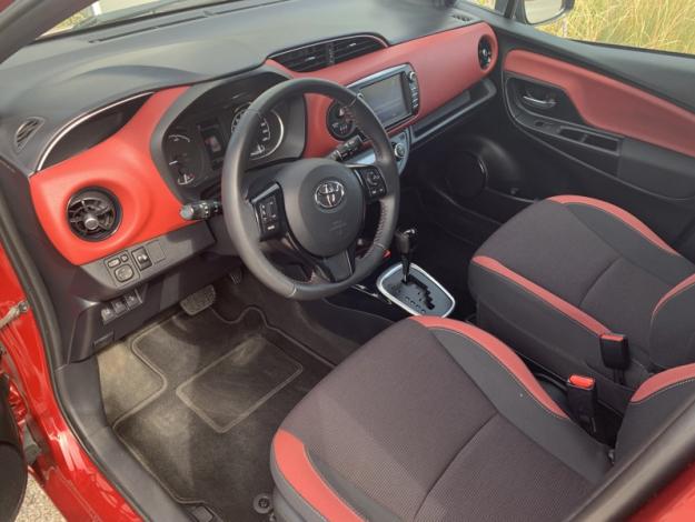TOYOTA Yaris 1.5 100H Collection  