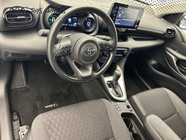 TOYOTA Yaris 116h Design  