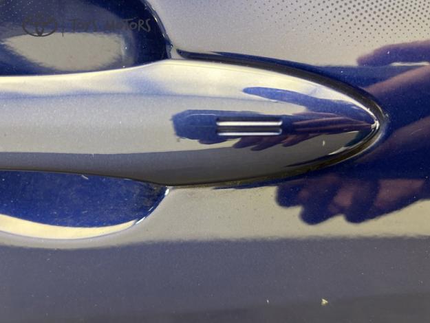 TOYOTA Yaris 116h Design  
