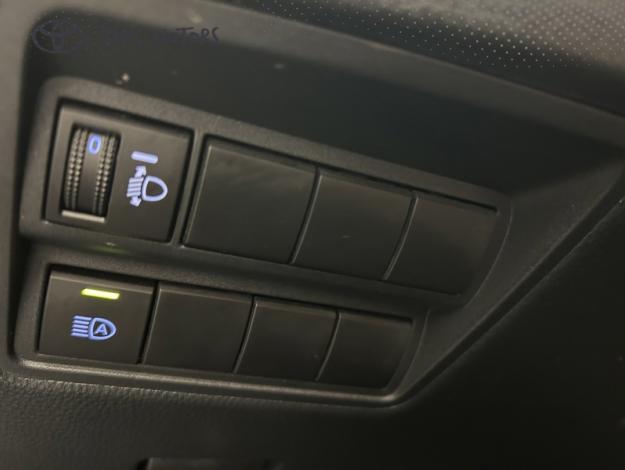 TOYOTA Yaris 116h Design  