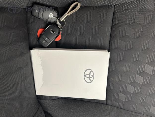 TOYOTA Yaris 116h Design  PACK CONFORT