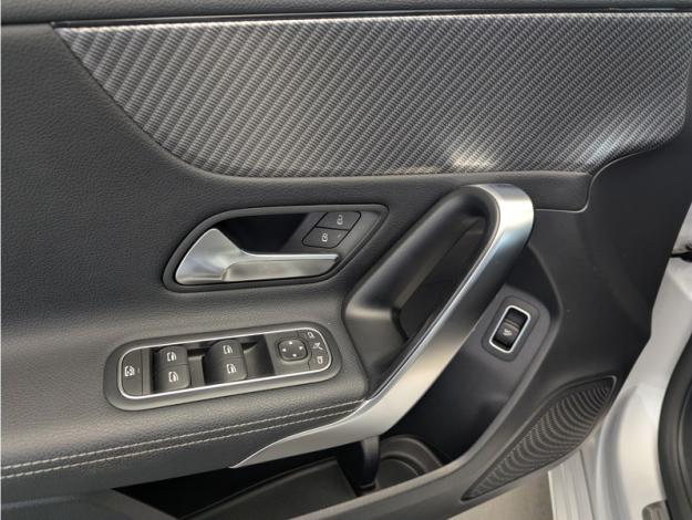 MERCEDES-BENZ Classe A 180 Berline Business Line  Classe A 180 Berline Business Line