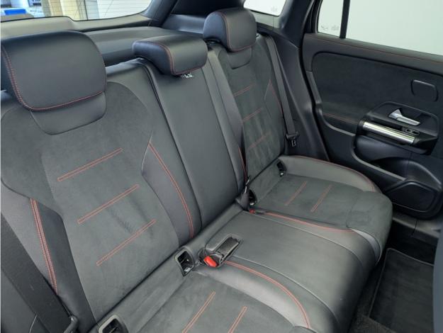 MERCEDES-BENZ GLA 200 d AMG Line  