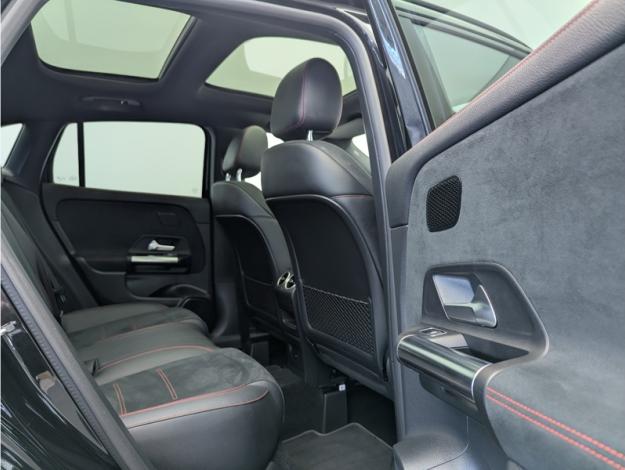 MERCEDES-BENZ GLA 200 d AMG Line  