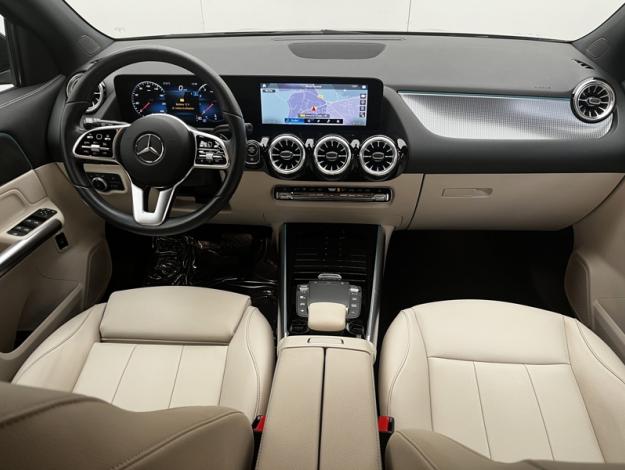 MERCEDES-BENZ GLA 200 Progressive Line  