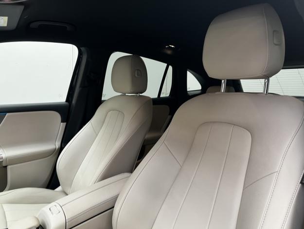 MERCEDES-BENZ GLA 200 Progressive Line  