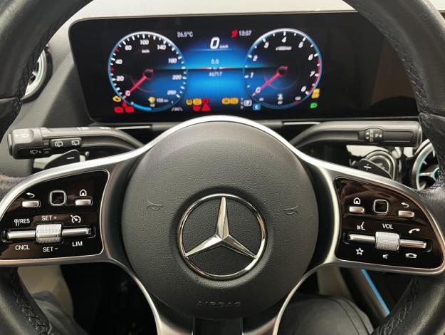 MERCEDES-BENZ GLA 200 Progressive Line  
