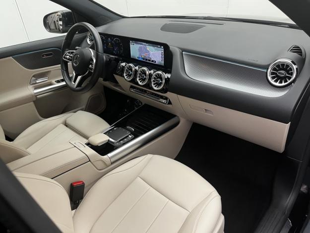 MERCEDES-BENZ GLA 200 Progressive Line  