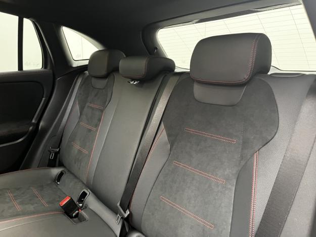 MERCEDES-BENZ GLA 180 Edition 140  GLA 180 Edition 140