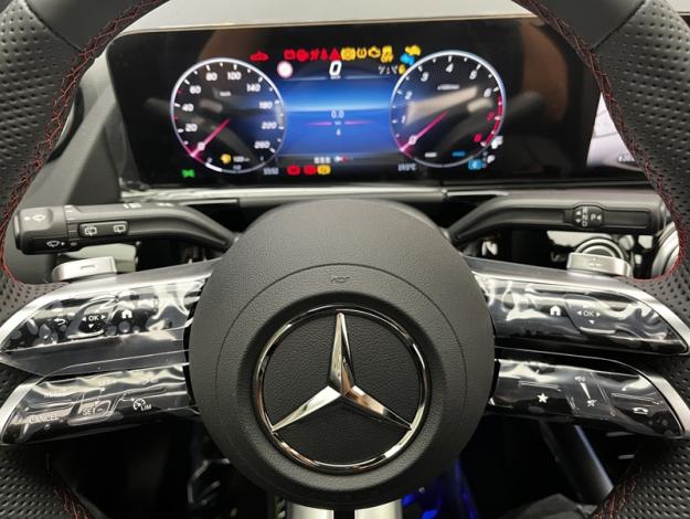 MERCEDES-BENZ GLA 180 Edition 140  GLA 180 Edition 140