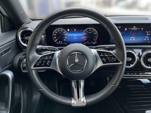 MERCEDES-BENZ A-Třída A 180 (11/18)