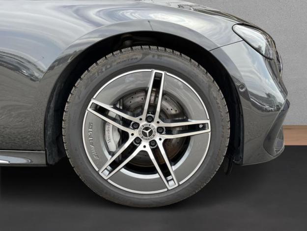 MERCEDES-BENZ E-Třída E 220 d 4MATIC kombi (9/18)