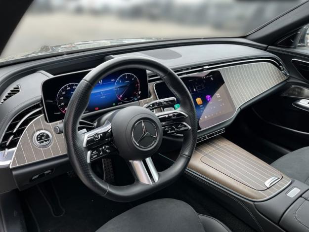 MERCEDES-BENZ E-Třída E 220 d 4MATIC kombi (10/18)