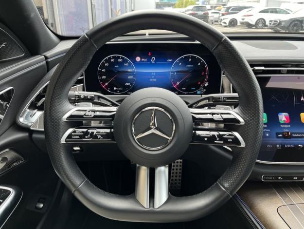 MERCEDES-BENZ E-Třída E 220 d 4MATIC kombi (11/18)
