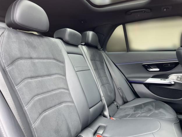 MERCEDES-BENZ E-Třída E 220 d 4MATIC kombi (15/18)