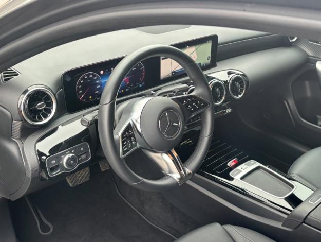 MERCEDES-BENZ A 180 Luxury Line  