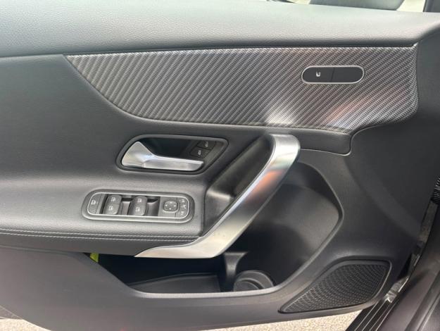MERCEDES-BENZ A 180 Luxury Line  