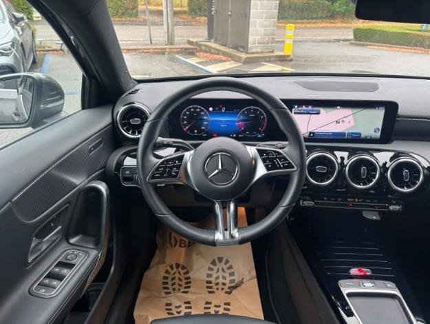 MERCEDES-BENZ A 180 Luxury Line  
