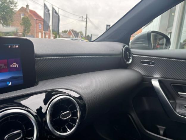MERCEDES-BENZ A 180 Luxury Line  