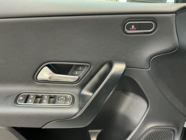 MERCEDES-BENZ A A 180 d
