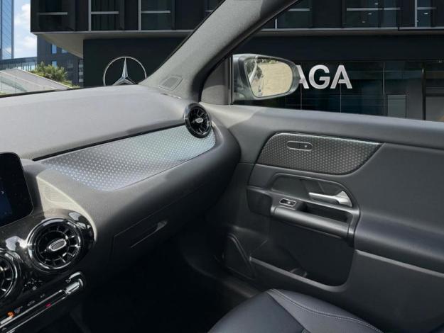 MERCEDES-BENZ GLA-Klasse GLA 180 Off-Roader
