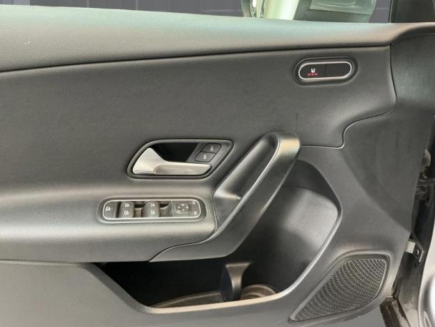 MERCEDES-BENZ A A 180 d