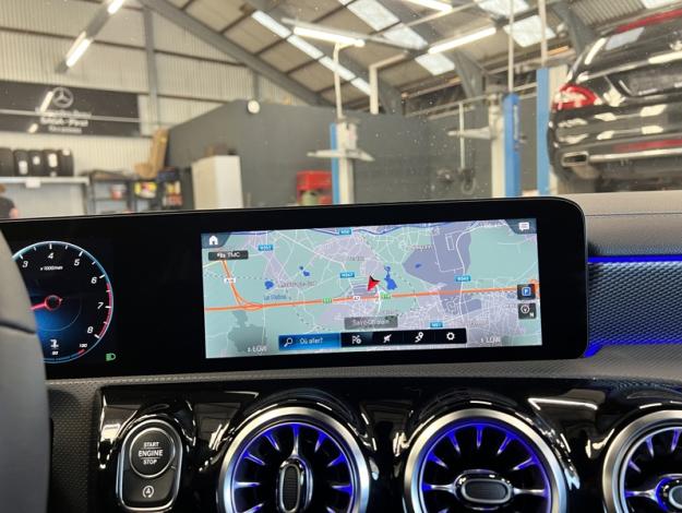 MERCEDES-BENZ CLA 180 SB Luxury Line Pack éclairage  