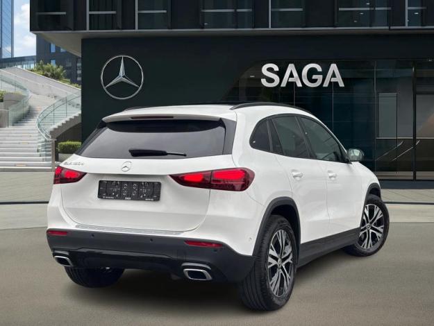 MERCEDES-BENZ GLA 180 d Luxury Pack Night Pano   
