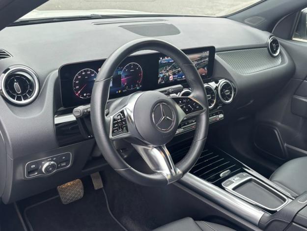 MERCEDES-BENZ GLA 180 d Luxury Pack Night Pano   