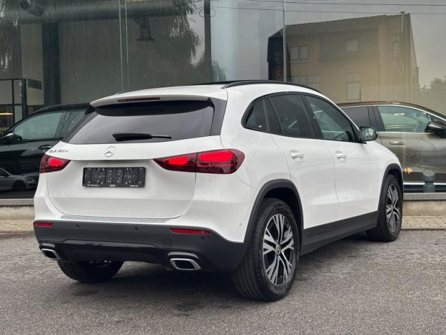 MERCEDES-BENZ GLA 180 d Luxury Pack Night Pano   