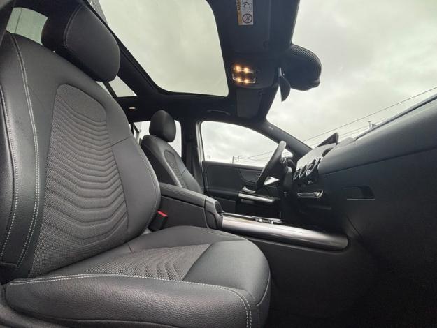 MERCEDES-BENZ GLA 180 d Luxury Pack Night Pano   