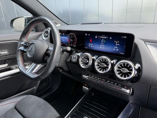 MERCEDES-BENZ GLA 200 d AMG Line  