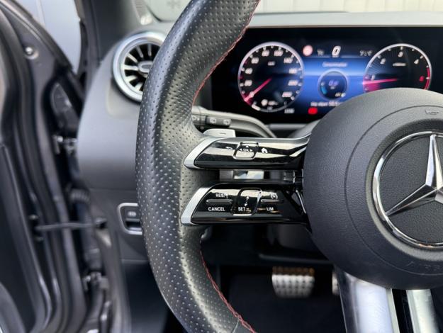 MERCEDES-BENZ GLA 200 d AMG Line  