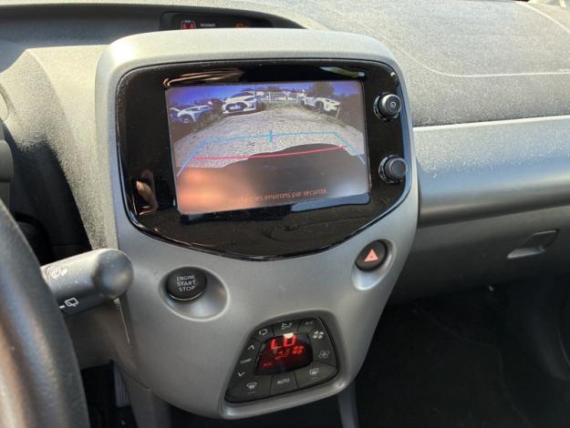 TOYOTA Aygo 1.0 VVT-i x-play  1.0 72 ch BVA5