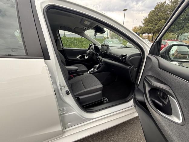 TOYOTA Yaris Hybride 116h France Business  