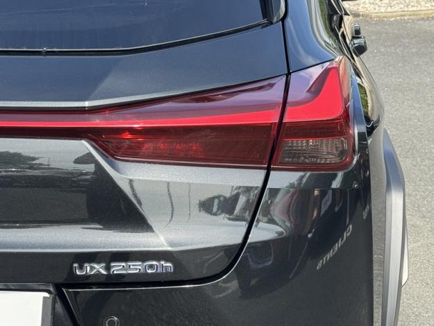 LEXUS UX 2.0 250H 2WD Luxe  