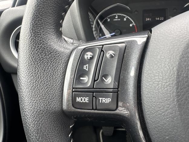 TOYOTA Yaris Design Y20  1.5 111 ch 
