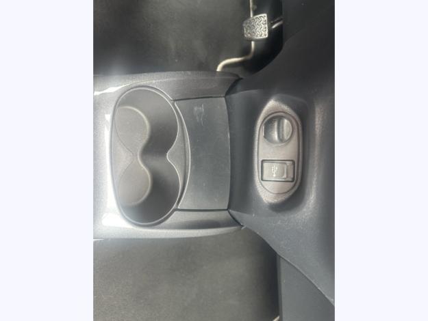 TOYOTA Yaris Design Y20  1.5 111 ch 