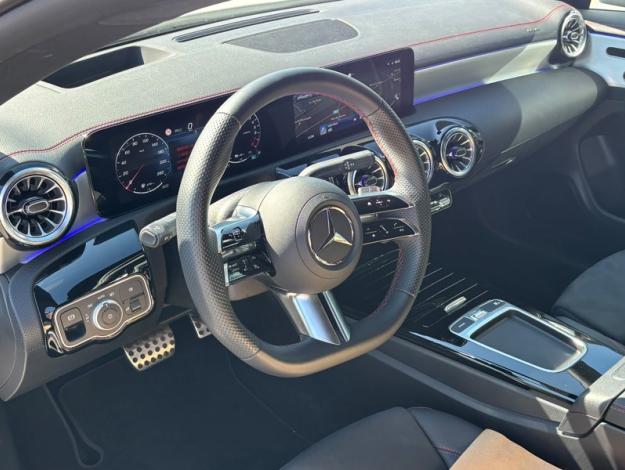 MERCEDES-BENZ CLA 250 e Coupé AMG Line Pano   