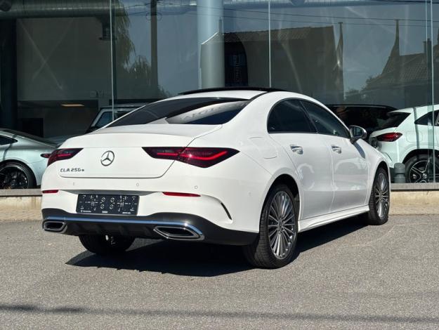 MERCEDES-BENZ CLA 250 e Coupé AMG Line Pano   