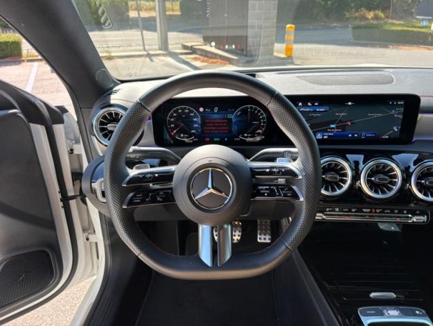 MERCEDES-BENZ CLA 250 e Coupé AMG Line Pano   