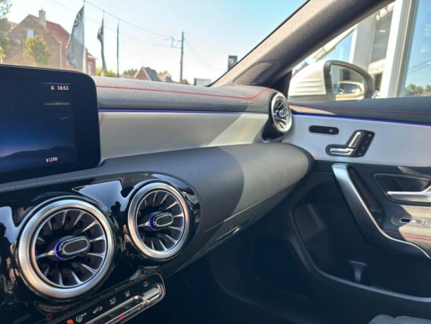 MERCEDES-BENZ CLA 250 e Coupé AMG Line Pano   
