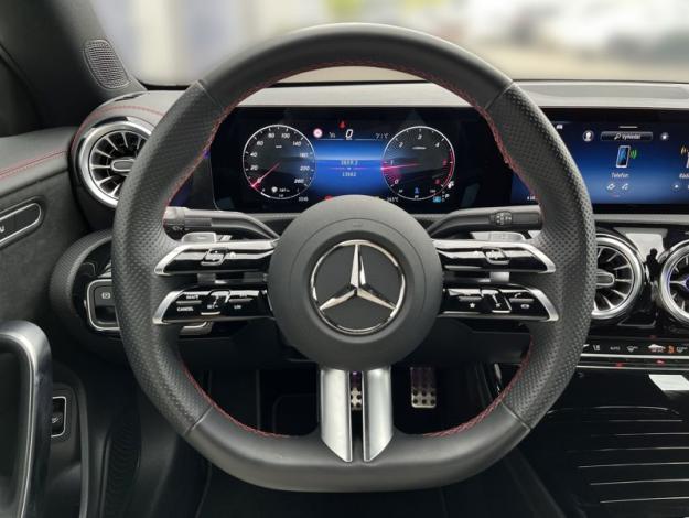 MERCEDES-BENZ CLA-Třída CLA 180 d kupé AMG Line (11/18)