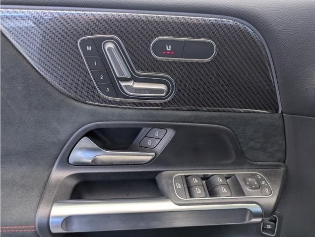 MERCEDES-BENZ GLB 200 d AMG Line  