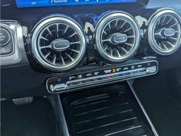 MERCEDES-BENZ GLB 200 d AMG Line  