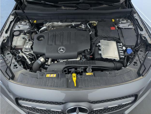 MERCEDES-BENZ GLB 200 d AMG Line  