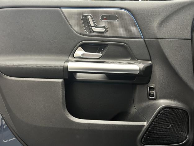 MERCEDES-BENZ EQA 250+ AMG Line  